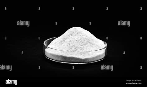 Lithiumbromide: Een Veelzijdige Elektronische Werkstof Voor Batterijen en Optische Applicaties!